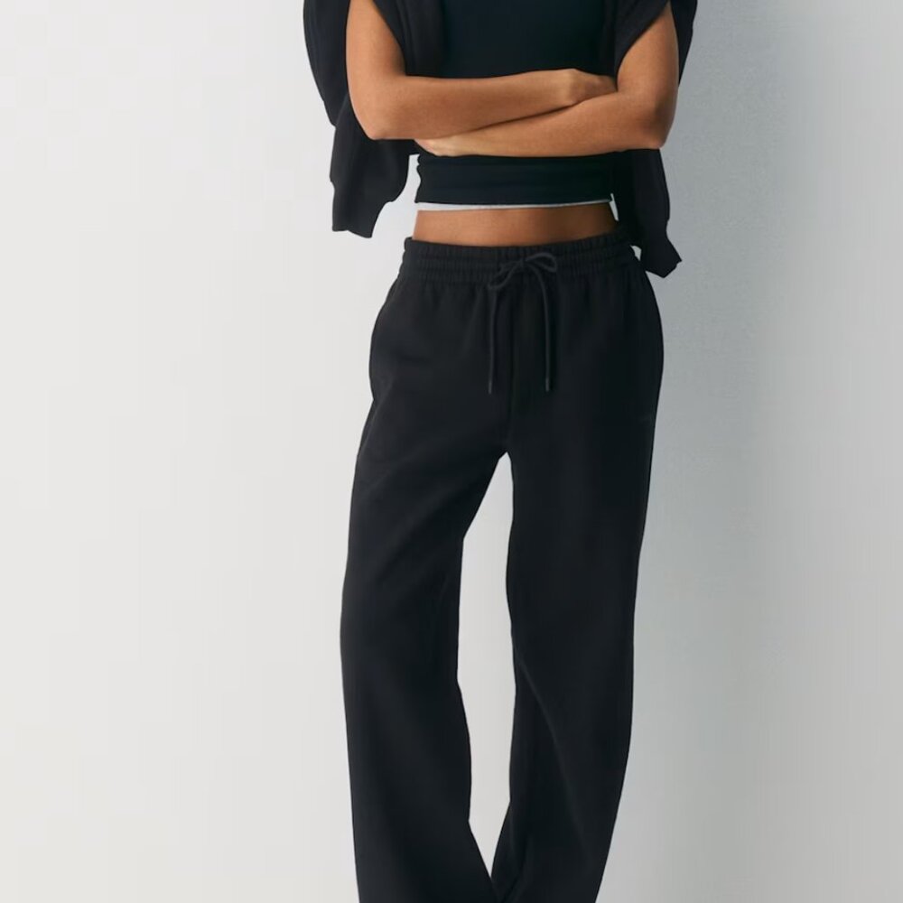 Aritzia TNA NWT Wide leg sweatpants